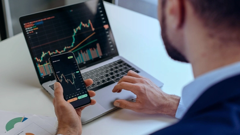 Vivid Alushta KI-Handelsdashboard